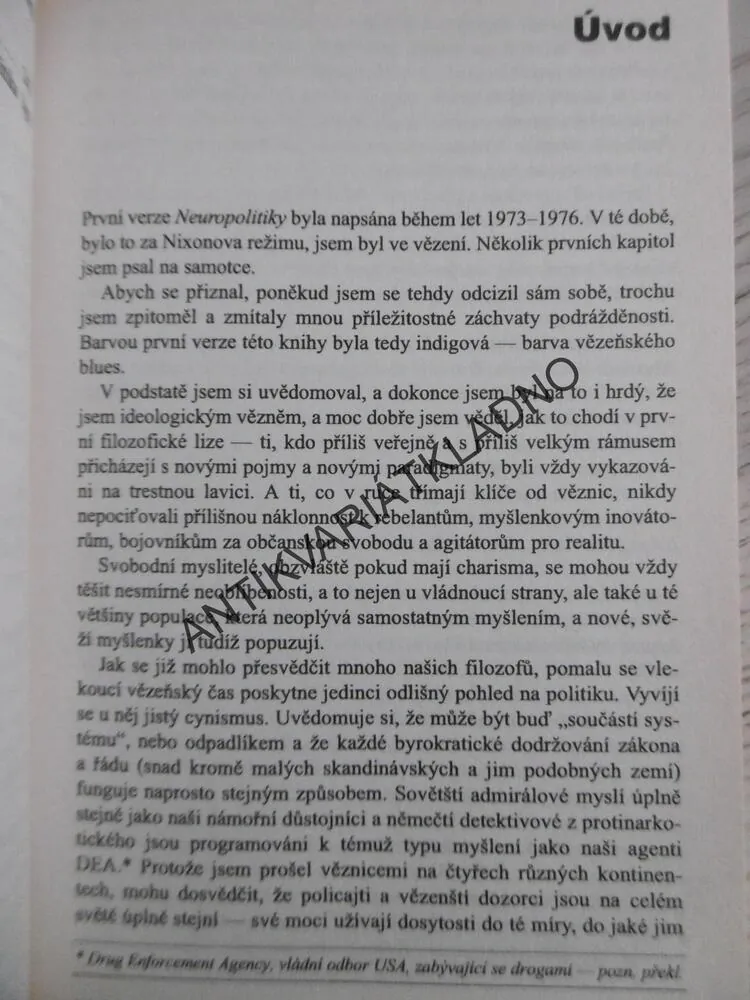 NEUROPOLITIKA, TIMOTHY LEARY, **an