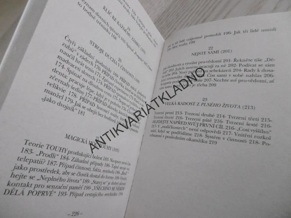 TAJEMSTVÍ PLNÉHO ŽIVOTA, JAMES T. MANGAN, **an