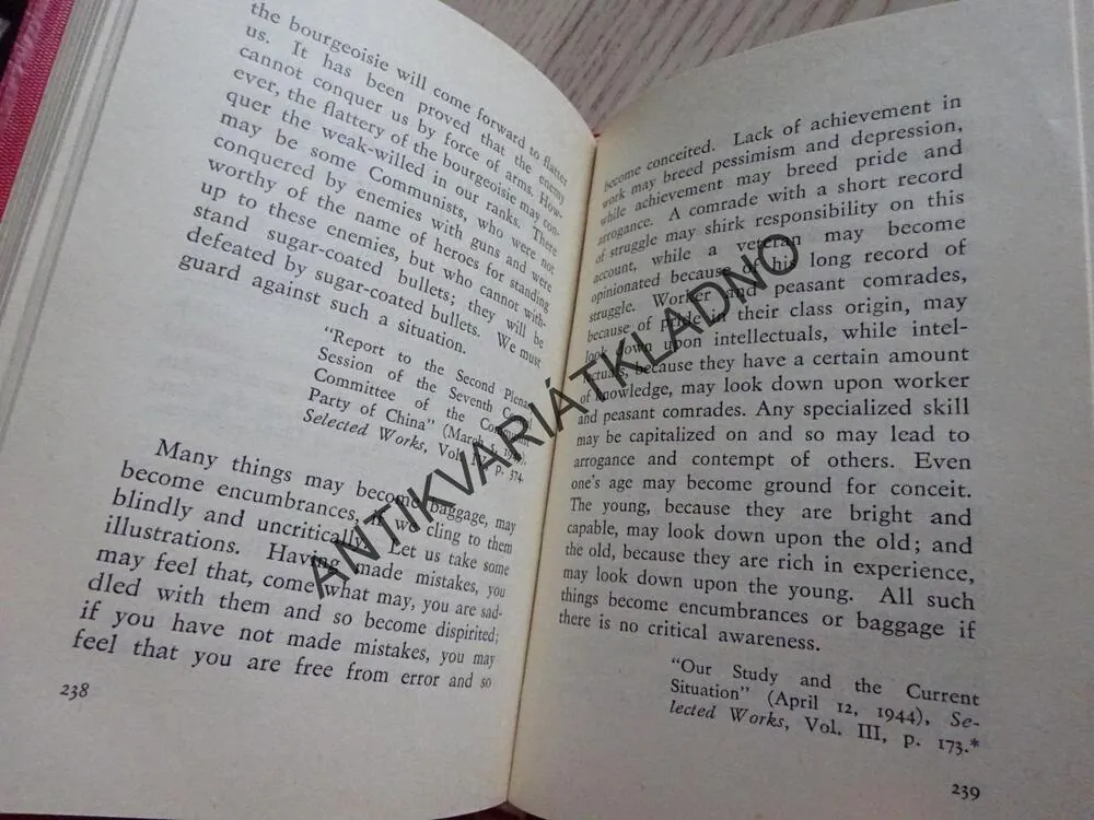 QUOTATIONS FROM CHAIRMAN, MAO TSE TUNG, ČÍNA