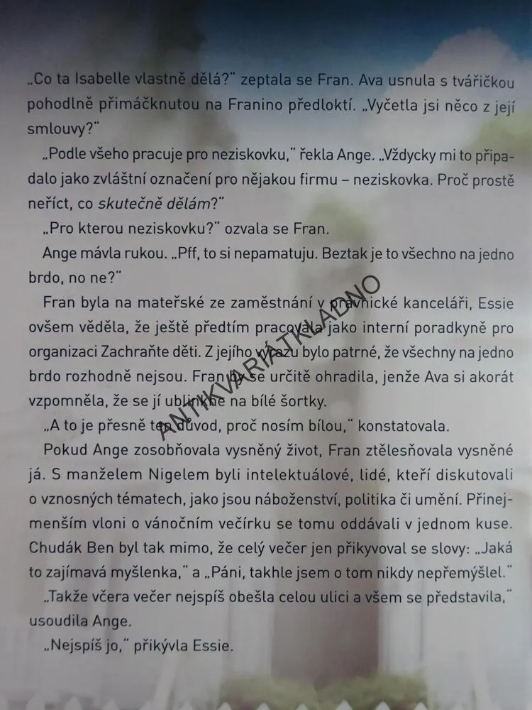 RODINA ODVEDLE, SALLY HEPWORTHOVÁ, **an