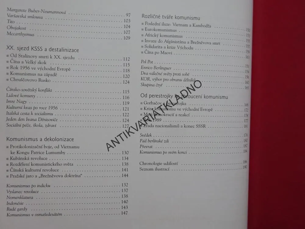 KOMUNISMUS, MARCELLO FLORES, **an