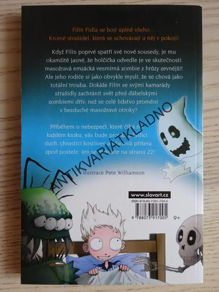 FILÍN FIDLA A STRAŠIDLA, GUY BASS, **an