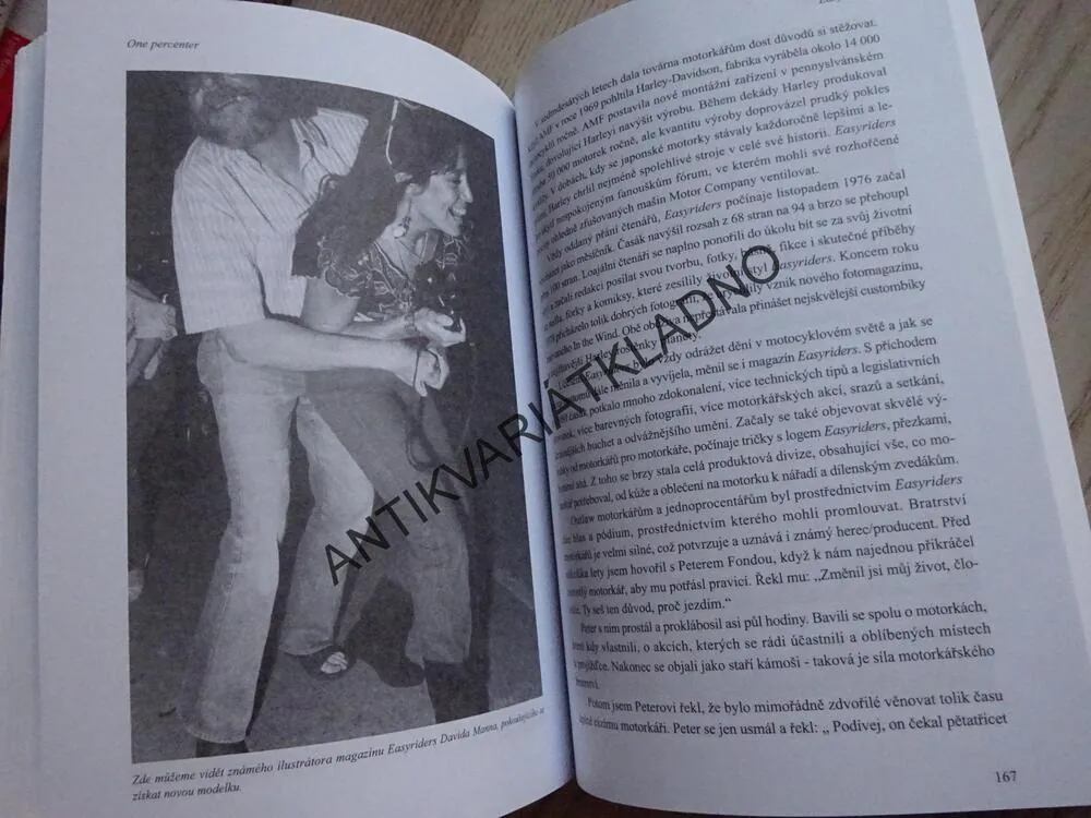 ONE PERCENTER, LEGENDA O MOTORKÁŘÍCH MIMO ZÁKON, DAVE NICHOLS, **an