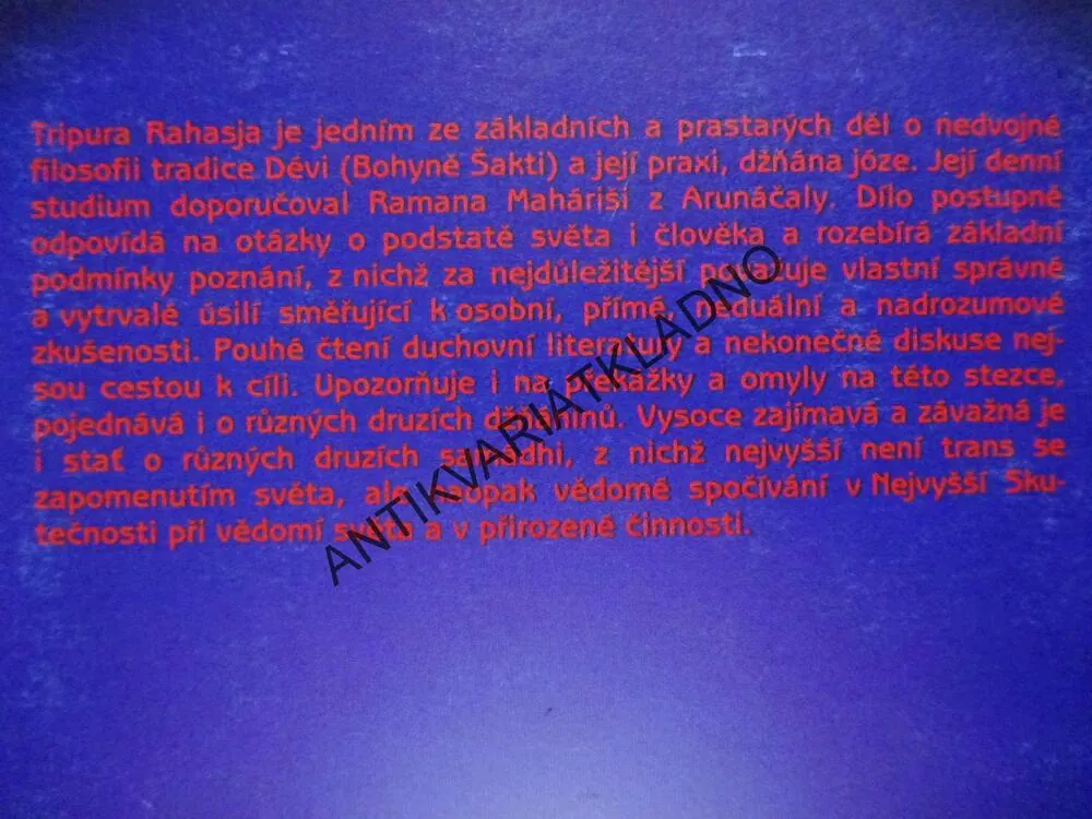 TAJEMSTVÍ ZA TROJICÍ, TRIPURA RAHASJA, **an