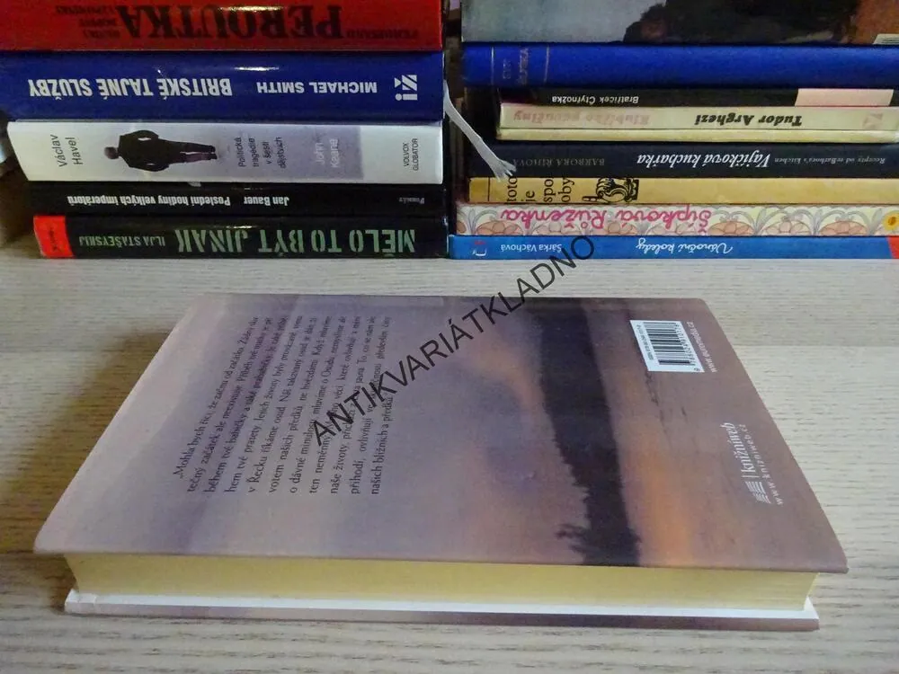 OSTROV, VICTORIA HISLOPOVÁ, **an