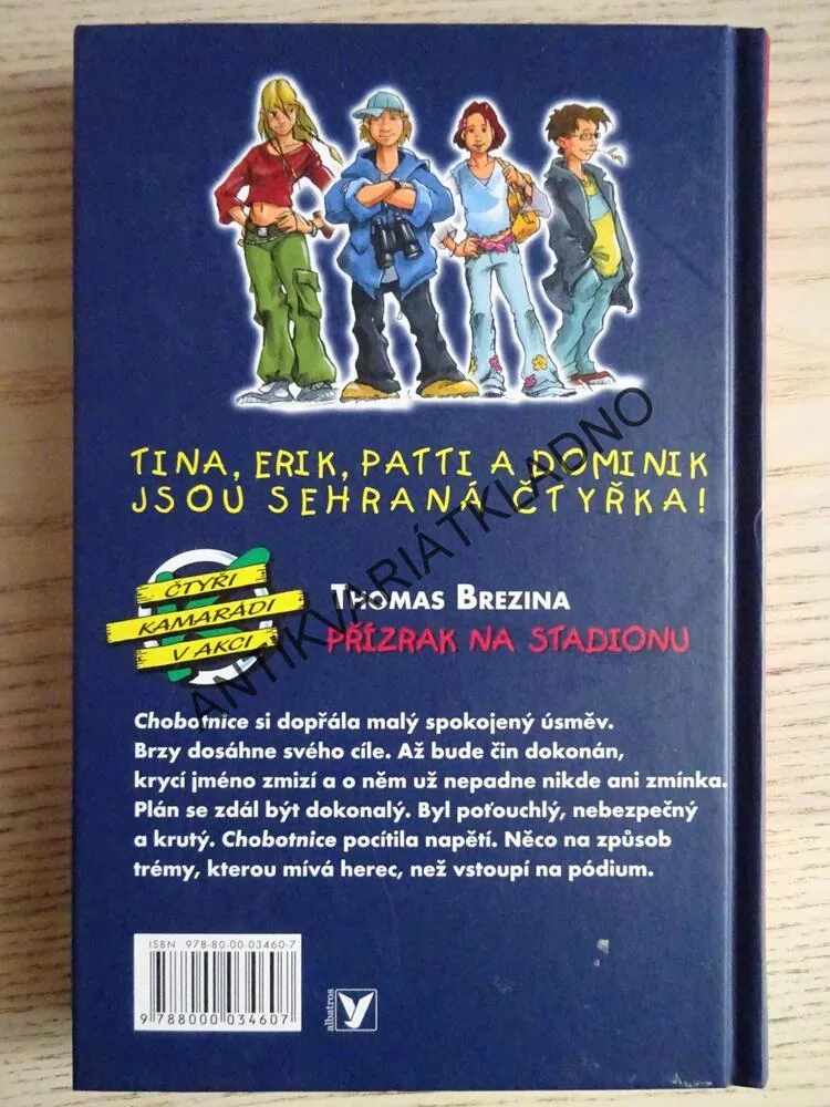 PŘÍZRAK NA STADIONU, THOMAS BREZINA, **an