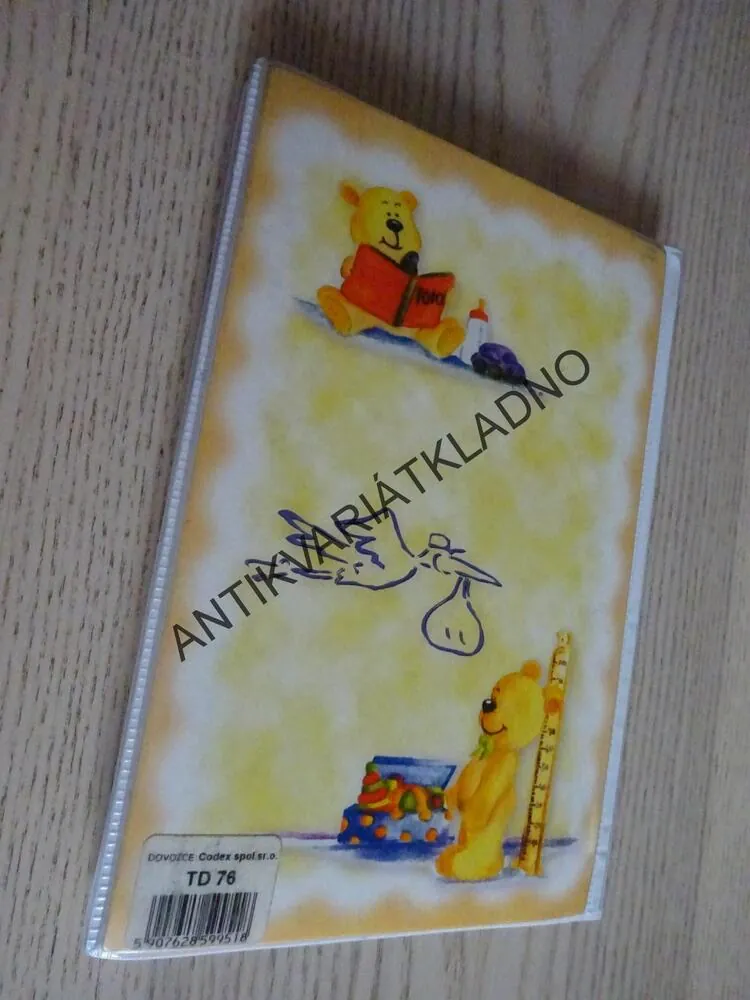 MOJE PRVNÍ ALBUM NA FOTOGRAFIE 10X15 CM, NA 72 FOTOGRAFIÍ + 13X18 4 FOTO