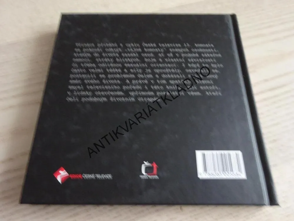 13. KOMNATA, I SLAVNÍ MOHOU BÝT ZRANITELNÍ, **an