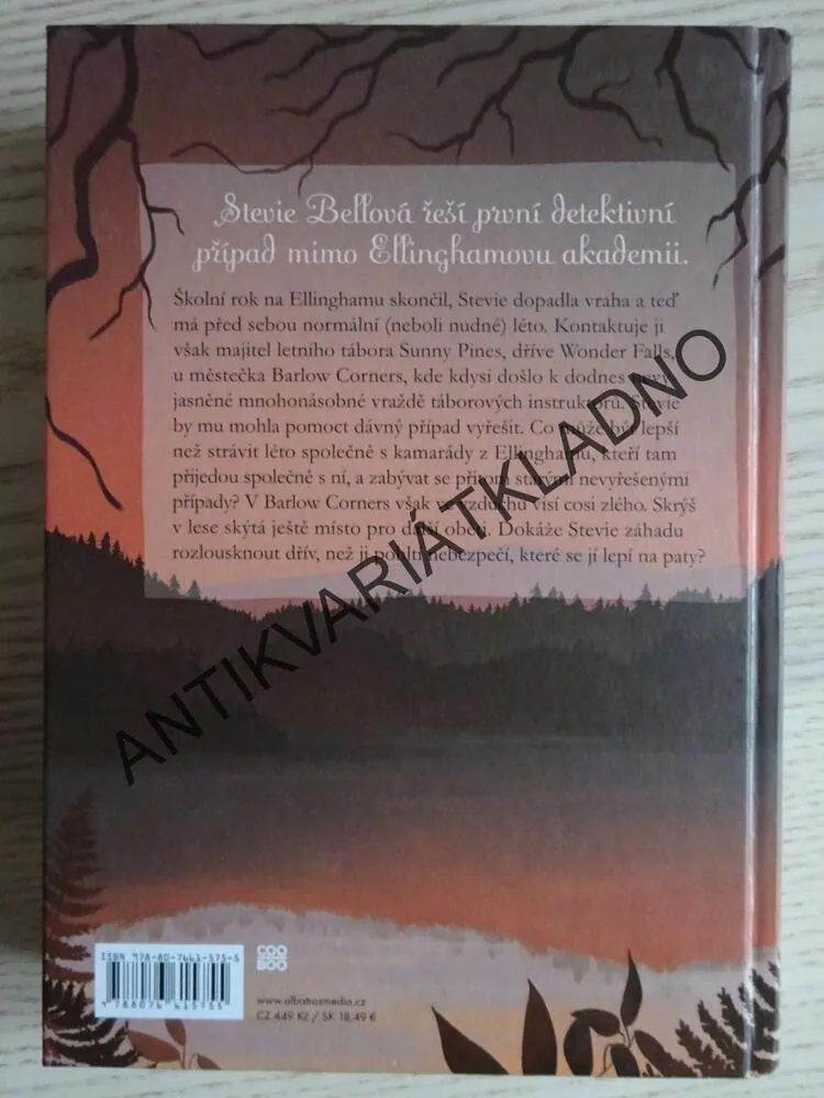 SKRÝŠ V LESE, MAUREEN JOHNSONOVÁ, **an