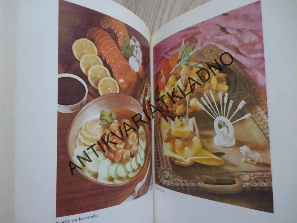 VARIACE NA KUCHYNĚ ORIENTU, ALENA NOUZOVÁ, MARTIN NOUZA, KAREL NOUZA, **an