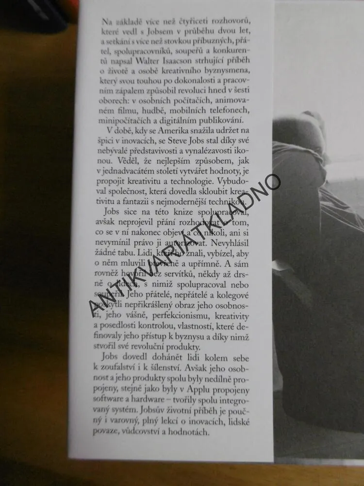 STEVE JOBS, OD WALTER ISAACSON, **an