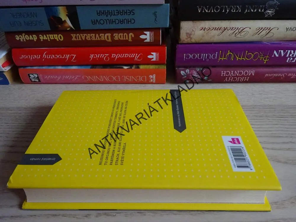 KVĚTY TEMNOTY, AHARON APPELFELD, **an