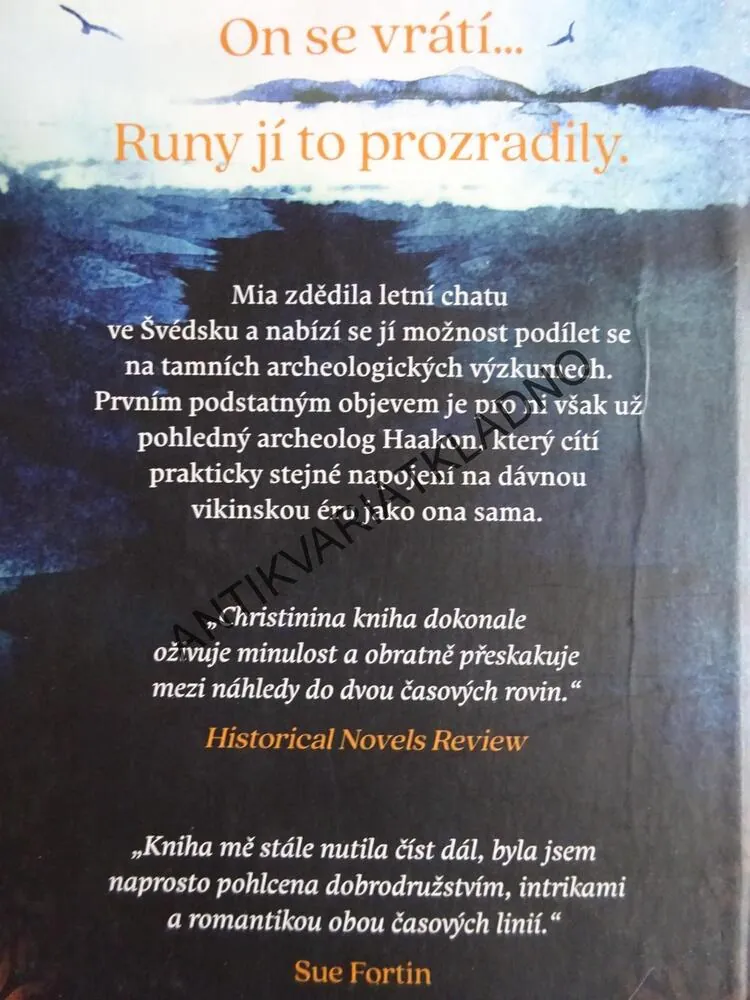 OZVĚNY RUN, CHRISTINA COURTENAY, **an