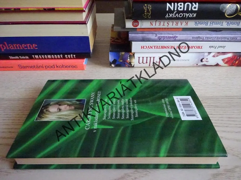 SMARAGDOVÝ SEN, CAROLYNE SWANN, **an
