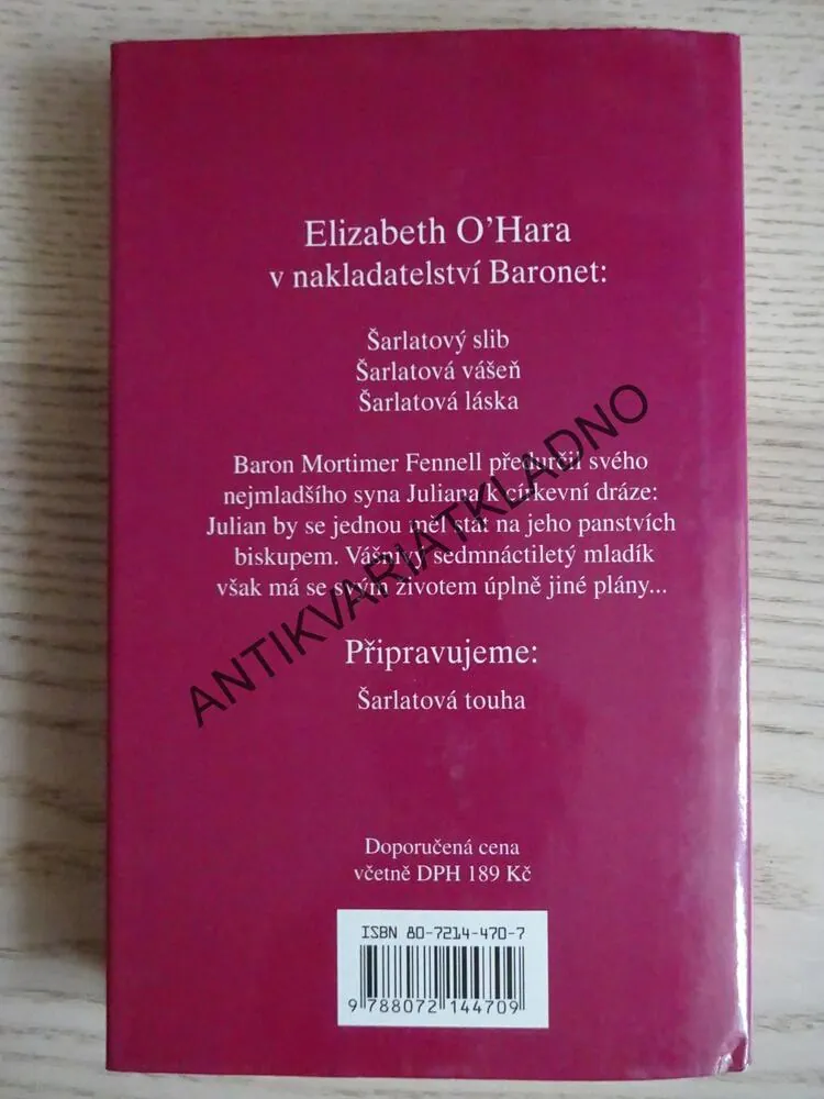 ŠARLATOVÁ LÁSKA, ELIZABETH O'HARA, **an