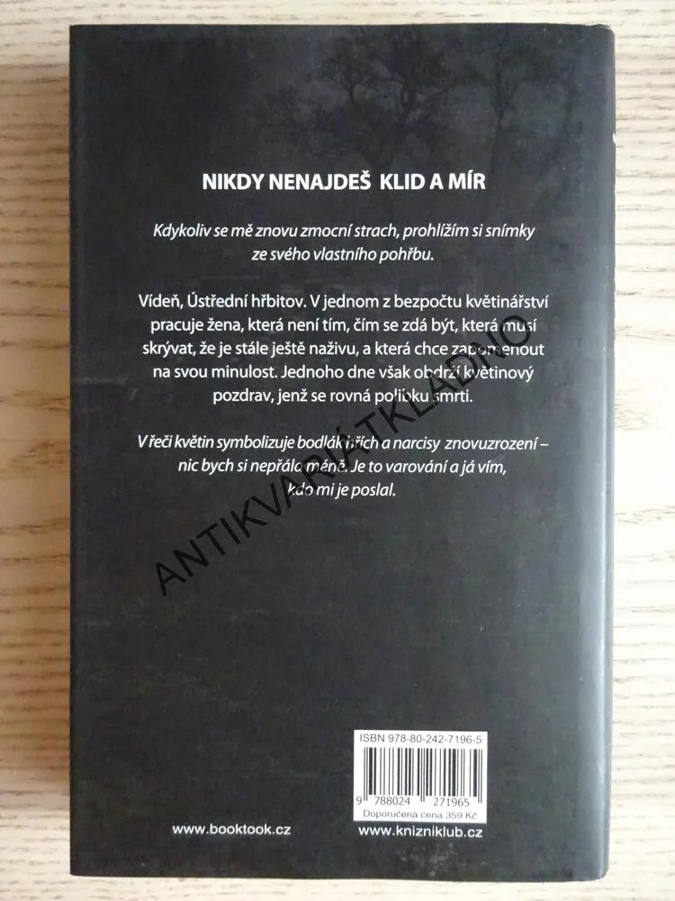 ANI MRTVÁ, ANI ŽIVÁ, URSULA POZNANSKI, **an
