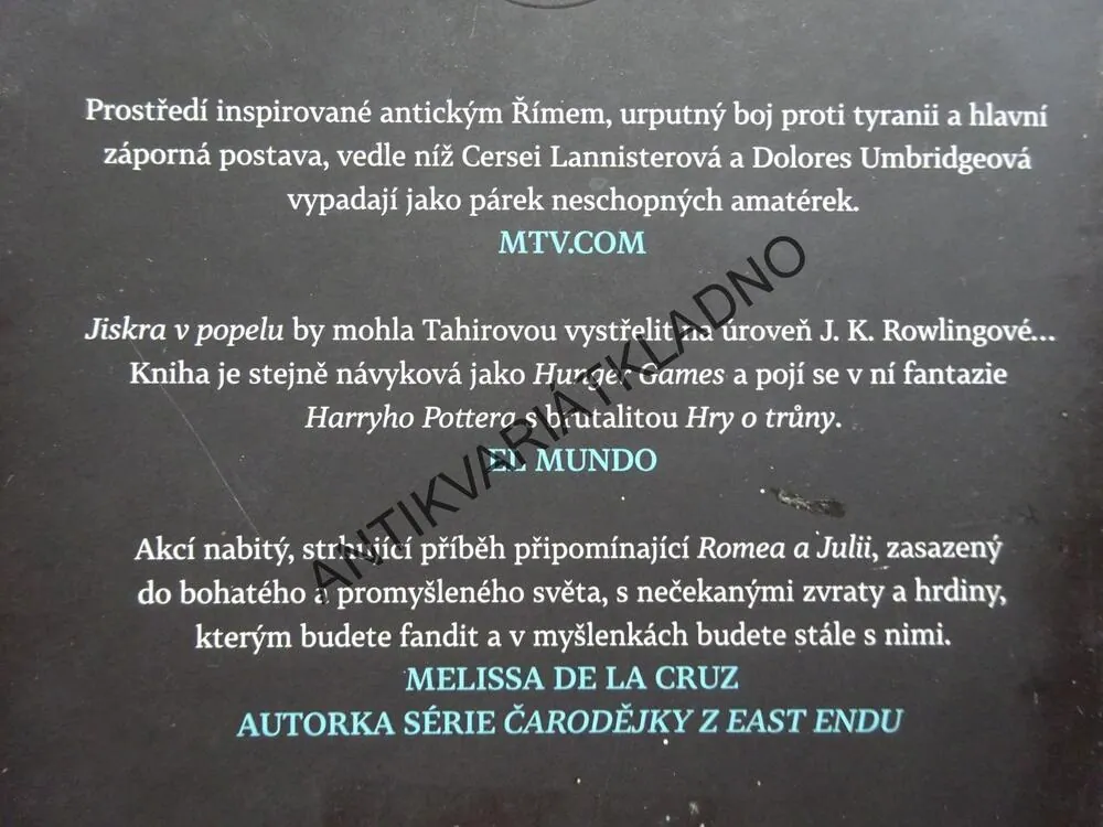 JISKRA V POPELU, SABAA TAHIROVÁ, **an