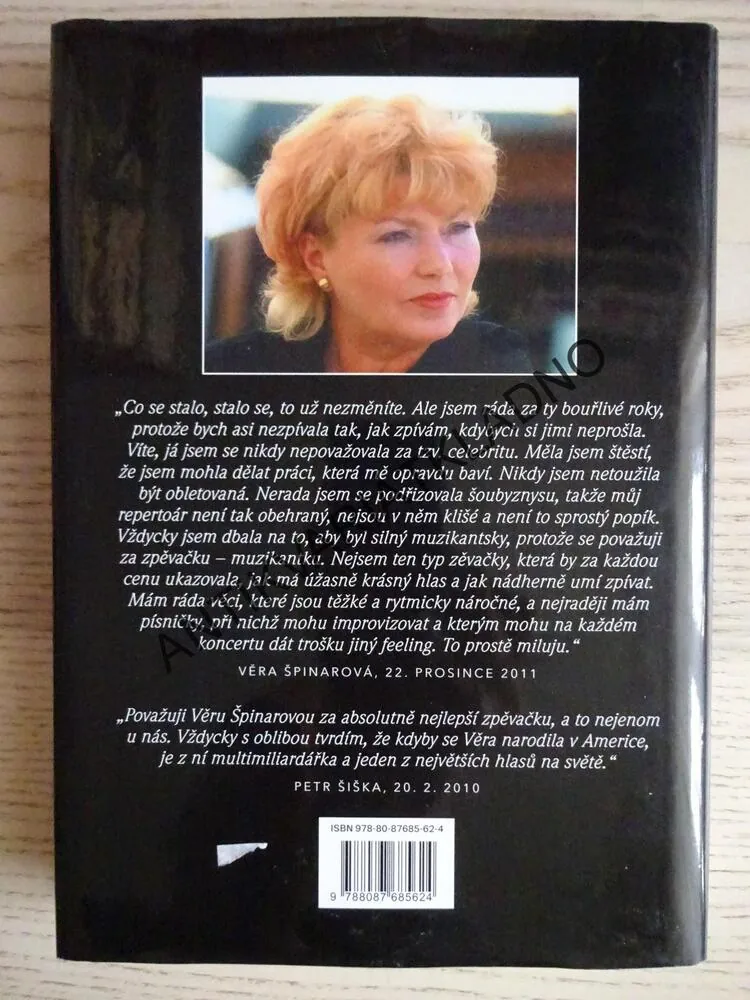 PANÍ ZPĚVAČKA VĚRA ŠPINAROVÁ, DANA ČERMÁKOVÁ, **an