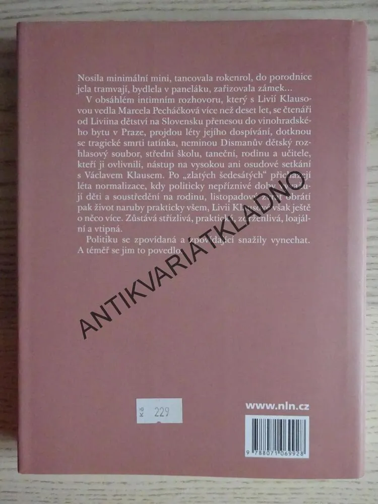 LIVIA KLAUSOVÁ, SMUTKEM NEOBTĚŽUJU, ROZHOVOR MARCELY PECHÁČKOVÉ, **an