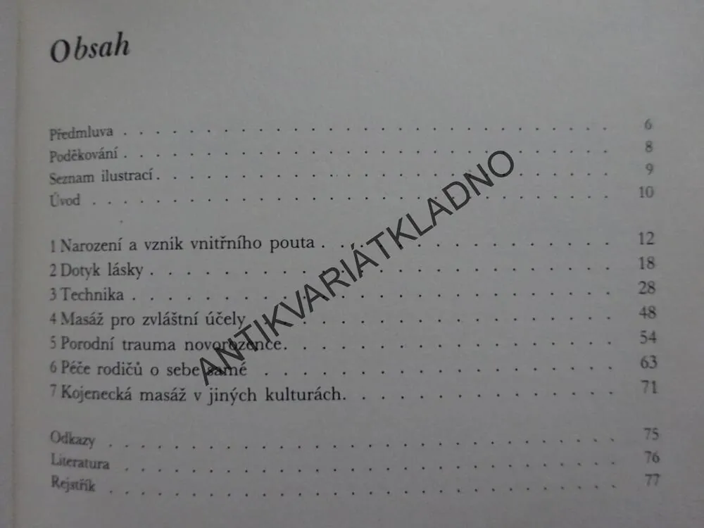 MASÁŽE KOJENCŮ, AMELIA D. AUCKETTOVÁ, **an