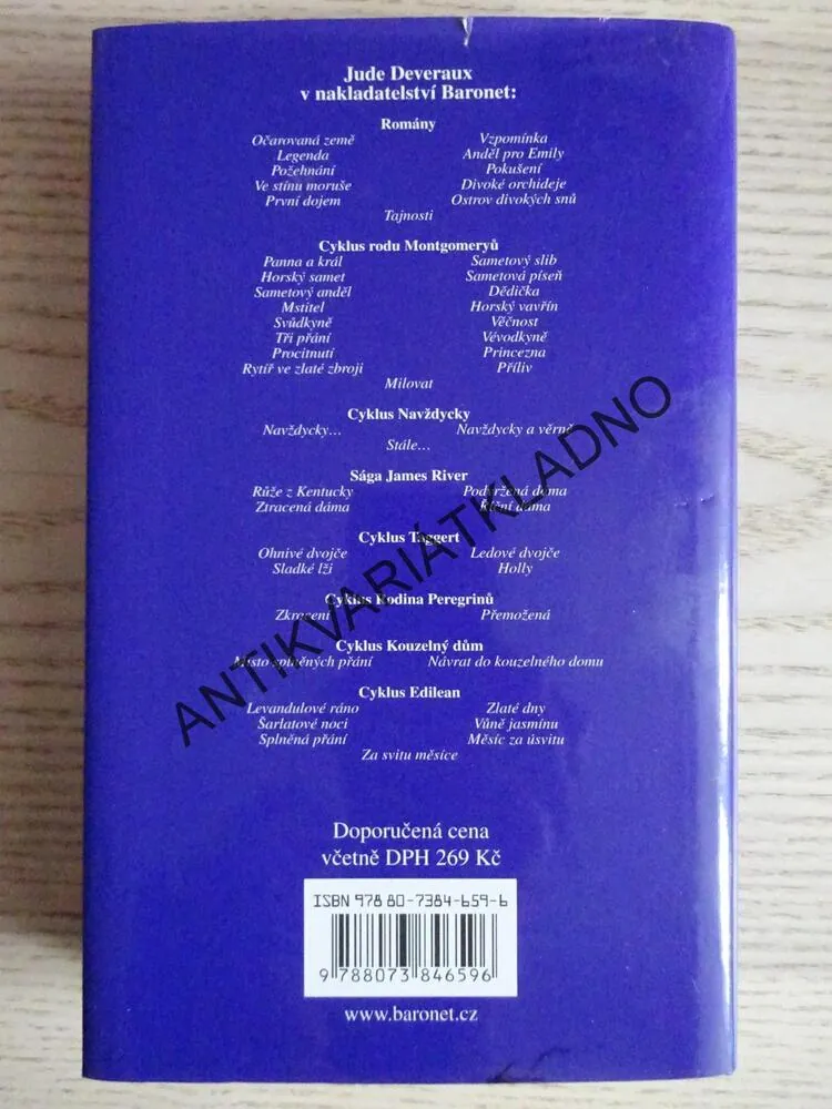 ZA SVITU MĚSÍCE, JUDE DEVERAUX, **an
