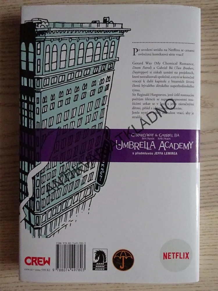 UMBRELLA ACADEMY, HOTEL ZAPOMNĚNÍ, GERARD WAY, GABRIEL BÁ, **an