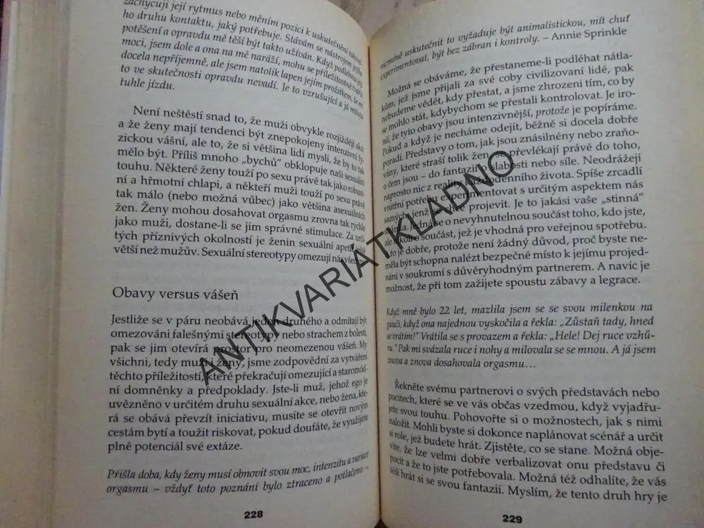 ...A ZEMĚ SE POHNULA, ŽENY A ORGASMUS, MIKAYA HEART, **an