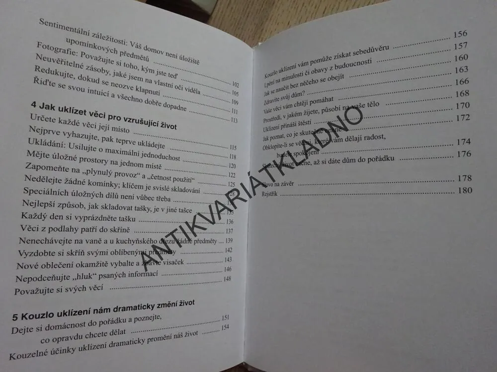 ZÁZRAČNÝ ÚKLID, MARIE KONDO, **an