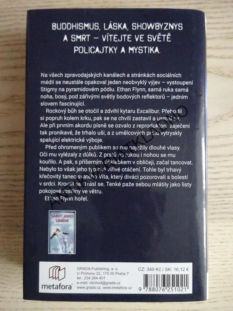 SMRT NA FESTIVALU, LAURENCE ANHOLT, **an