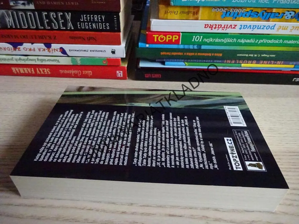 OŠKLIVÍ, SCOTT WESTERFELD, **an
