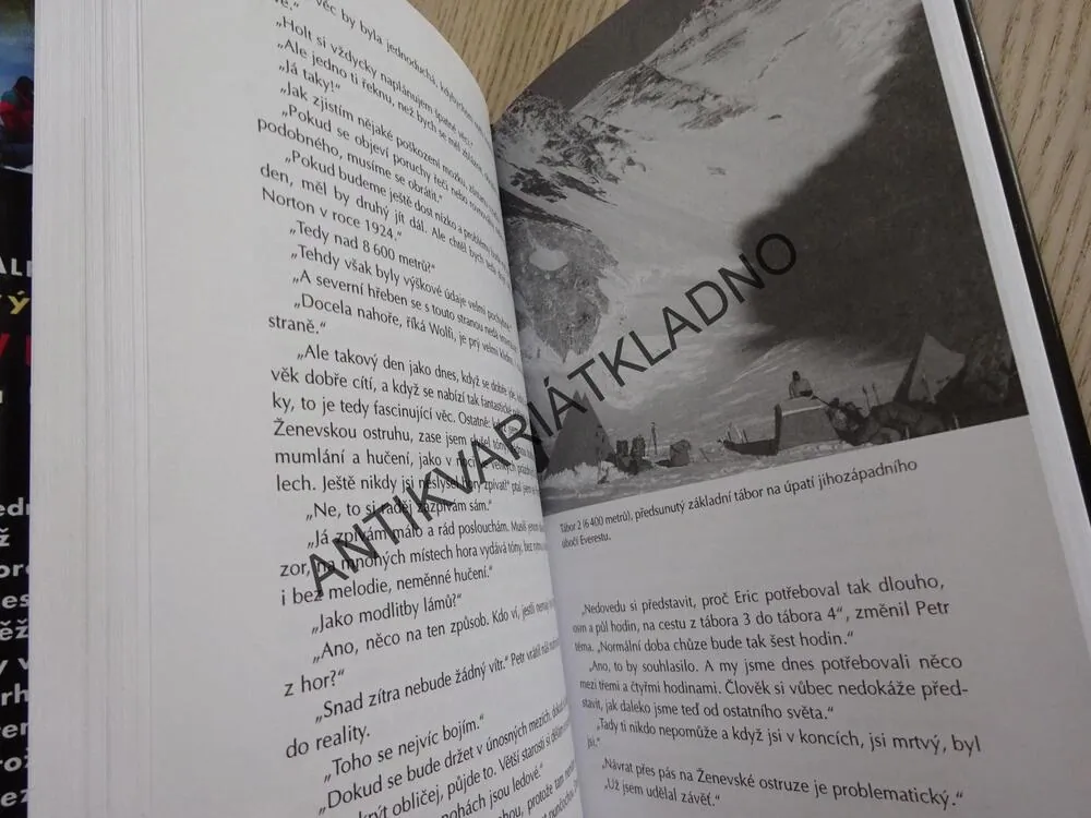 AŽ NA VRCHOL SVĚT, REINHOLD MESSNER, **an