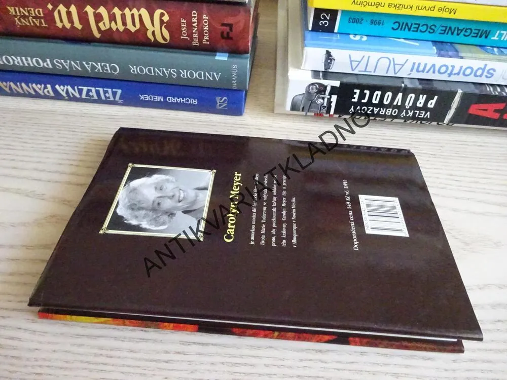 KRVAVÁ MARIE, CAROLYN MEYEROVÁ, **an