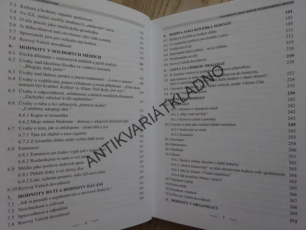 DIALOG MEZI HODNOTAMI ANEB HODNOTY VYŘČENÉ A HODNOTY ŽITÉ, MARCELA PIKÁLKOVÁ, OLGA NYTROVÁ, **an