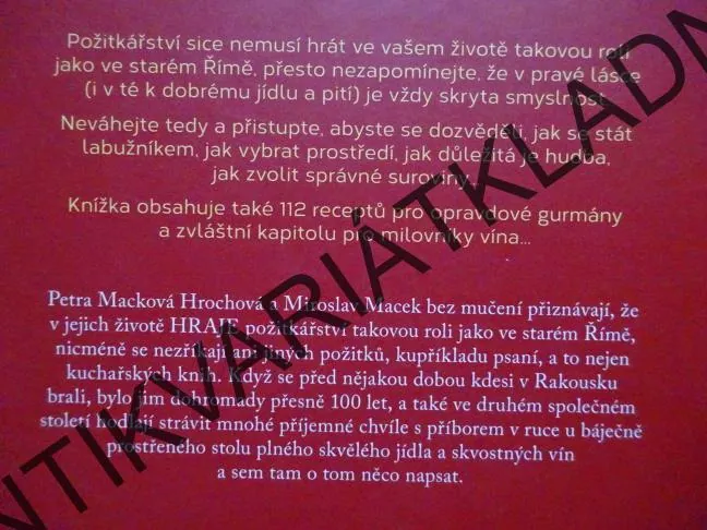 LABUŽNÍKEM NA PLNÝ ÚVAZEK, PETRA MACKOVÁ HROCHOVÁ, MIROSLAV MACEK, **an