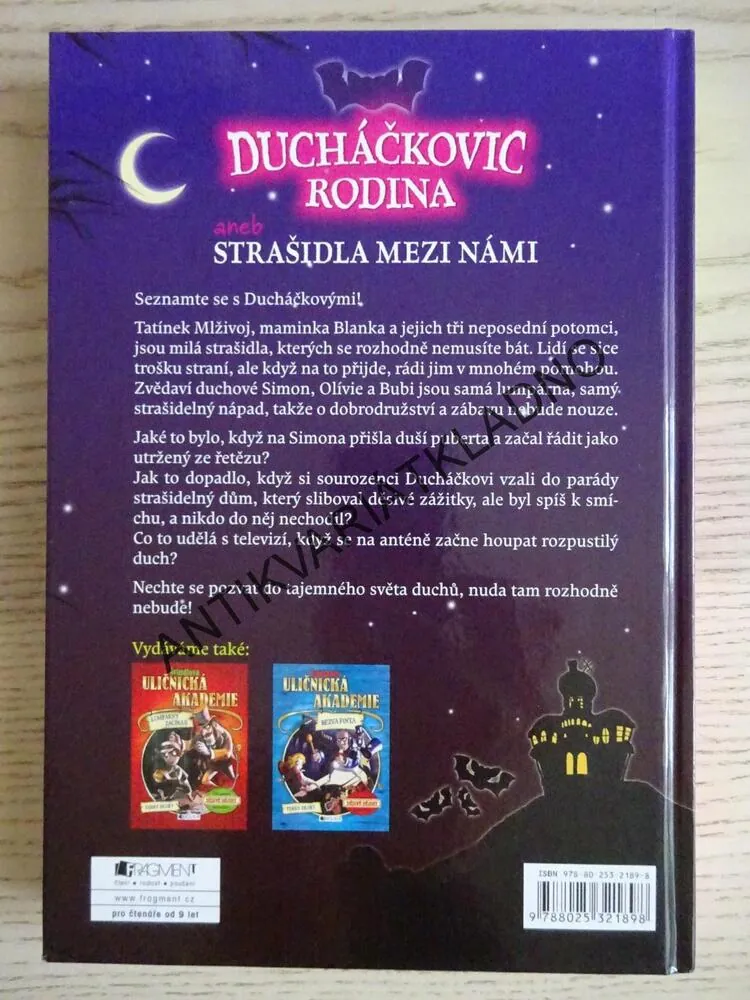 DUCHÁČKOVIC RODINA ANEB STRAŠIDLA MEZI NÁMI, SANDRA VEBROVÁ, **an