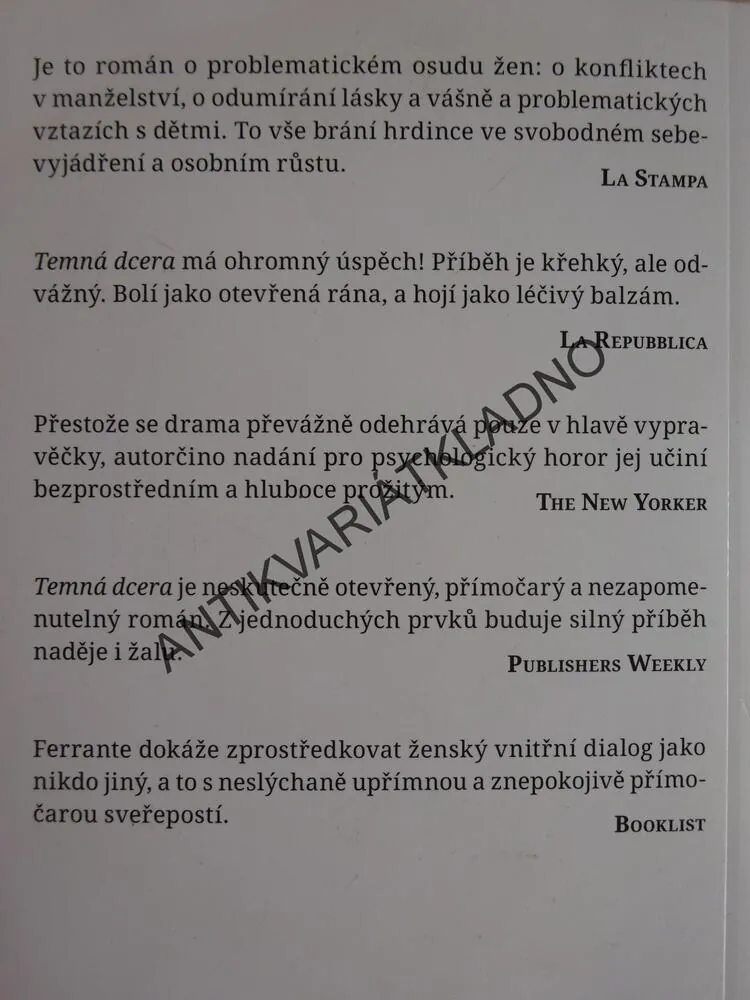 TEMNÁ DCERA, ELENA FERRANTE, **an