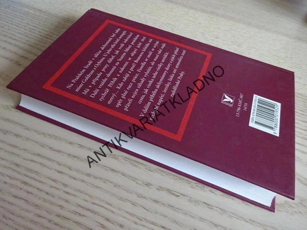FIORELLA A ZÁHADA MRTVÉHO NETOPÝRA, VLASTIMIL VONDRUŠKA, **an