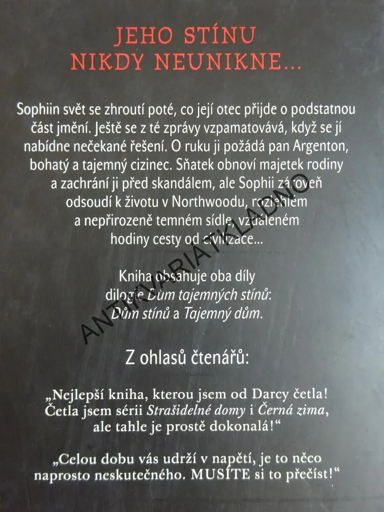 DŮM TAJEMNÝCH STÍNŮ, DARCY COATES, **an