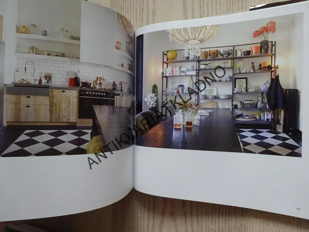 APARTMENTS, LOFTS AND PENTHOUSES, **an