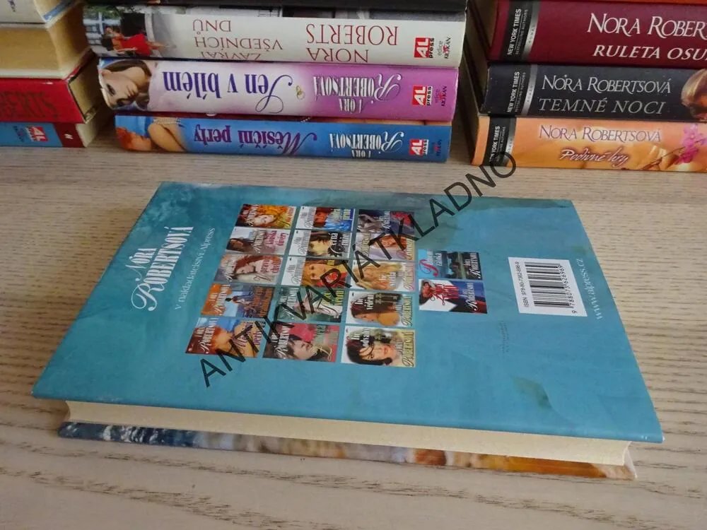 SRDCE OCEÁNU, NORA ROBERTS, **an