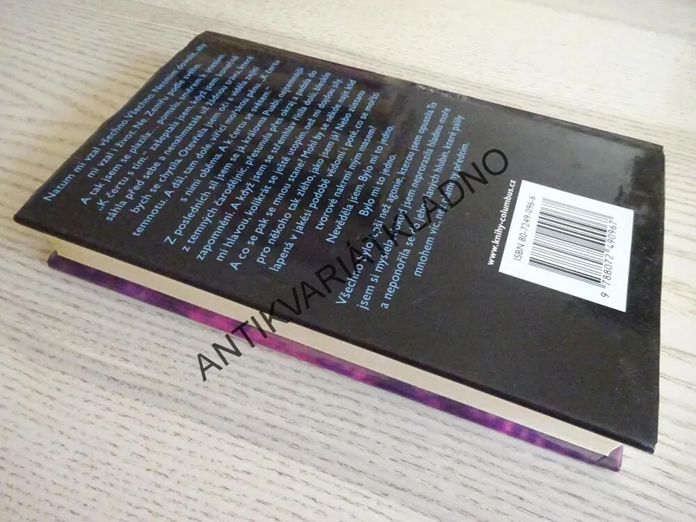 KOUZLA MILUJÍ ŽÁR MÉHO TĚLA, NORA ROBERTS JAKO J. D. ROBB A DALŠÍ, **an