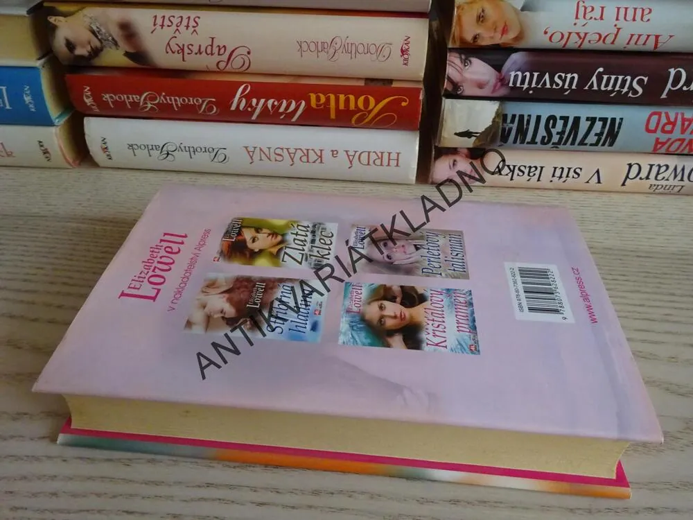 SAMETOVÁ PAST, ELIZABETH LOWELLOVÁ, **an