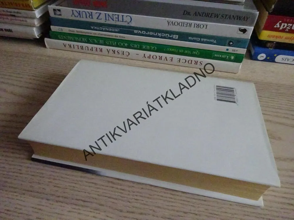 ZVĚROLÉKAŘ MEZI NEBEM A ZEMÍ, JAMES HERRIOT, **an