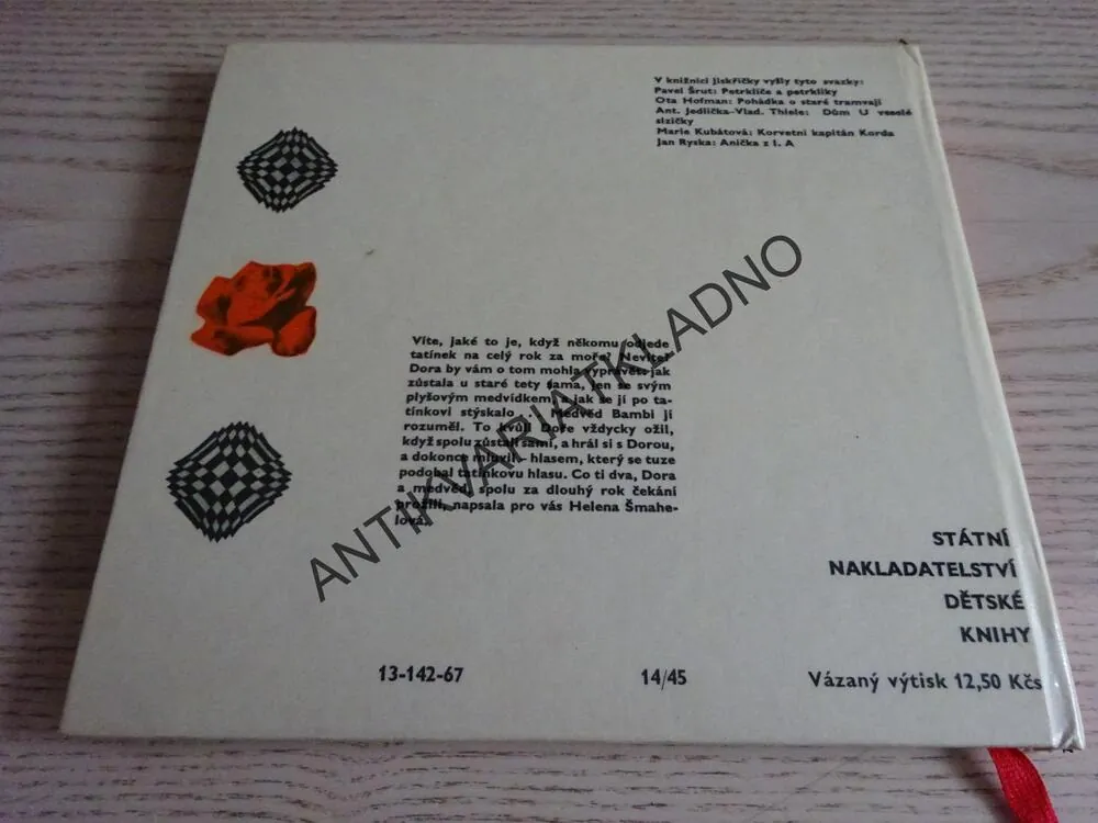 DORA A MEDVĚD, HELENA ŠMAHELOVÁ, **an