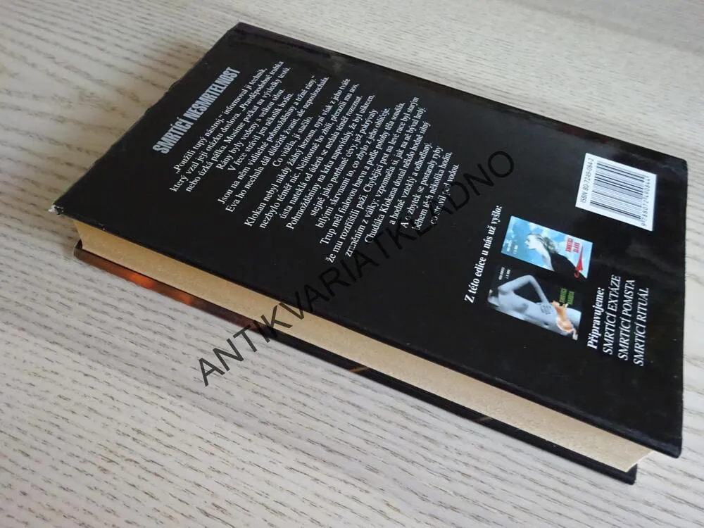 SMRTÍCÍ NESMRTELNOST, NORA ROBERTS JAKO J. D. ROBB A DALŠÍ, **an