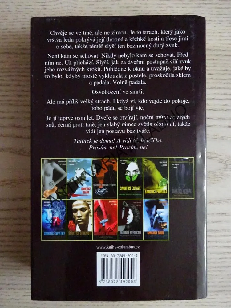 SMRTÍCÍ ZRADA, NORA ROBERTS JAKO J. D. ROBB A DALŠÍ, **an