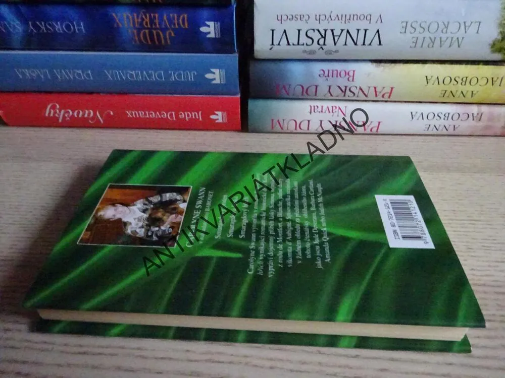 SMARAGDOVÝ HŘÍCH, CAROLYNE SWANN, **an