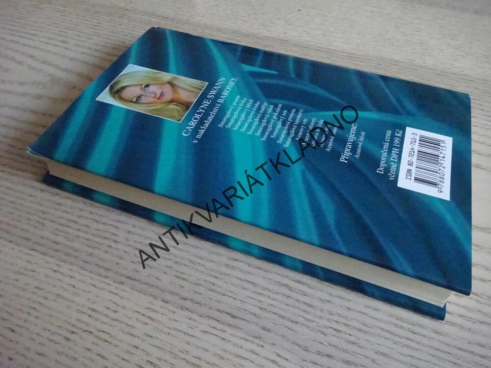 AZUROVÉ SLUNCE, CAROLYNE SWANN, **an