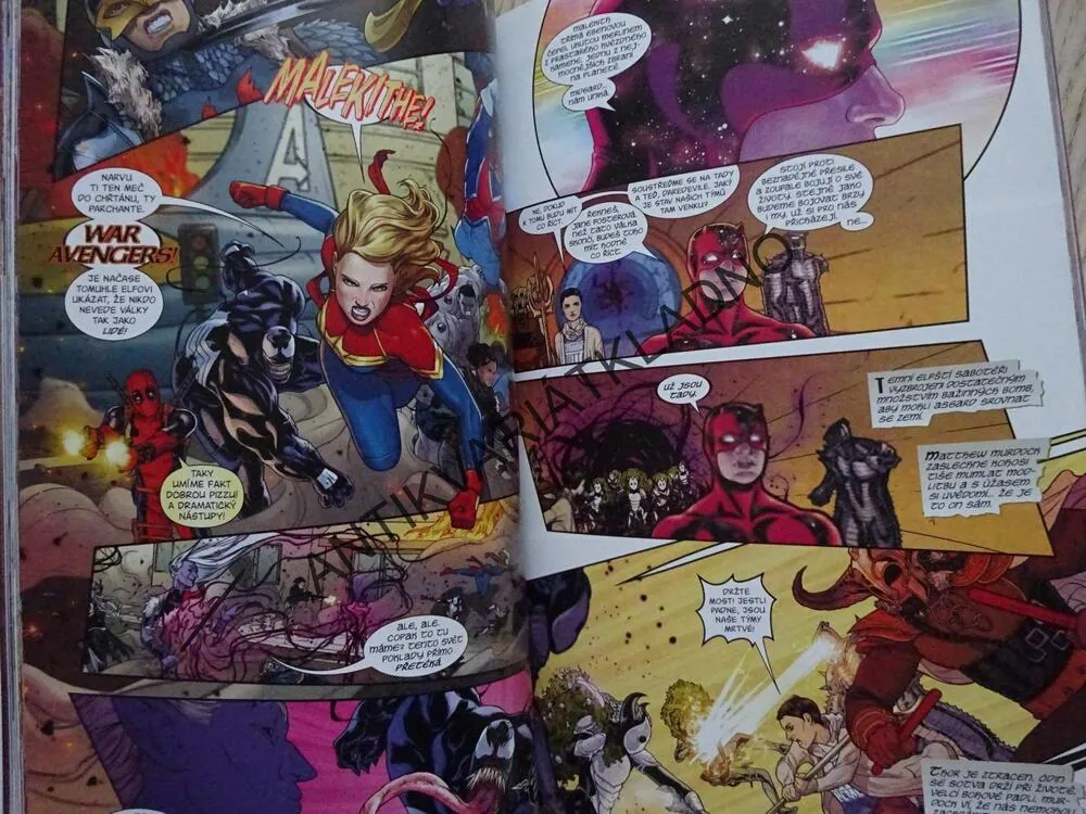 VÁLKA ŘÍŠÍ, KOMIKS MARVEL, **an