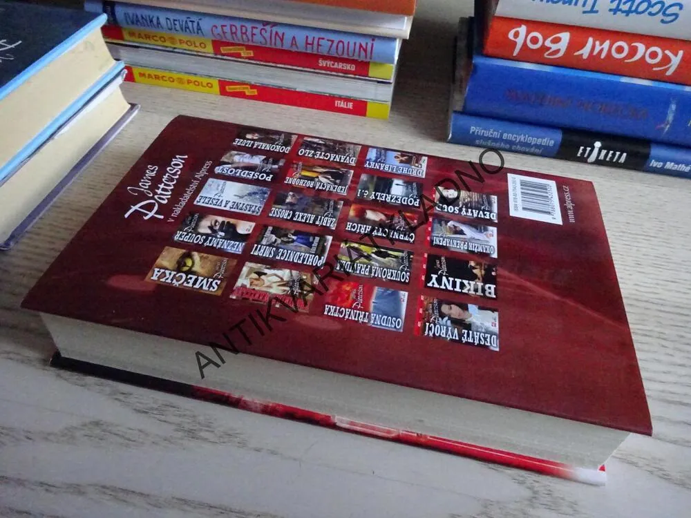 PŘÍMÝ ZÁSAH, JAMES PATTERSON, **an